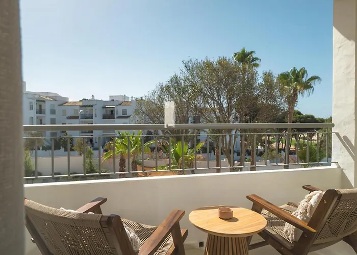 Daia Slow Conil - Adults Only Recommended